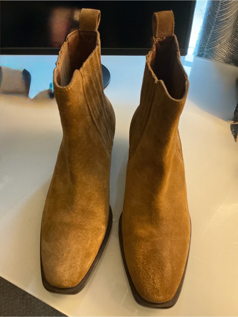 Seychelles "Hold Me Down" Cognac Suede Chelsea Boots - Women's Size 9